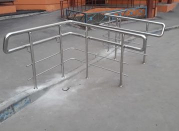 фото перил с двойным поручнем